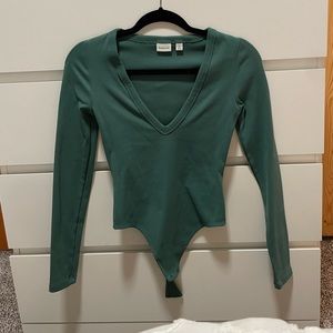 Babaton Ribbed Vneck Bodysuit